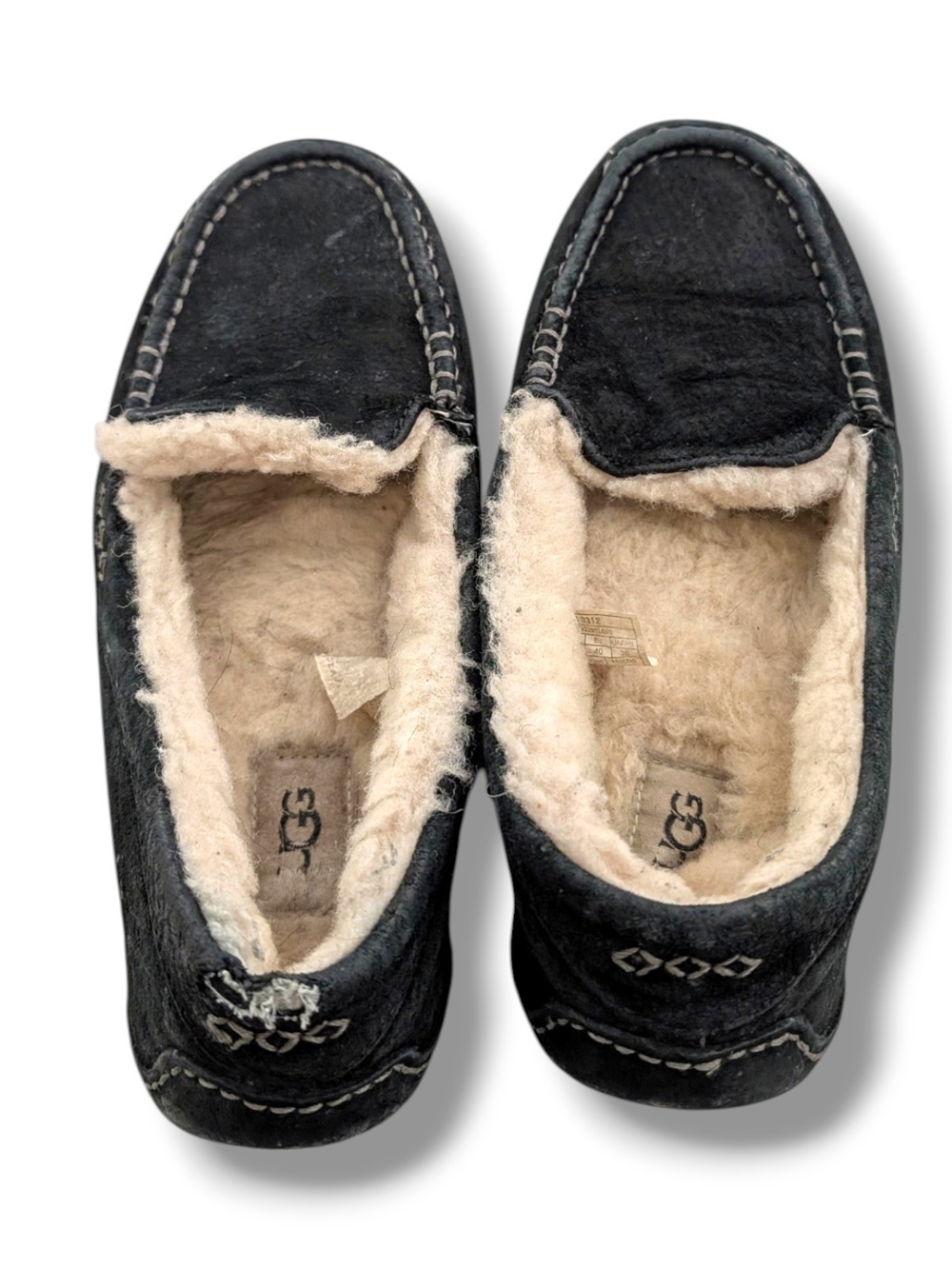 UGG Ansley Slippers, Black Leather Moccasin Style, Sherpa, Size 9 - Picture 5 of 9